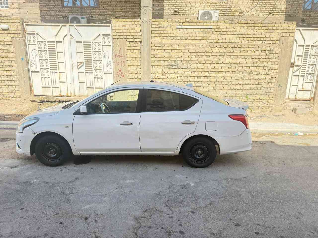 من رخصت الادمان نيسان صني 2014
سنوية 2030رقم إنكليزي بصرة مكينة وكير وتبريد توني شد كهرباتي شاشة السيارة ما نقصه شي جهازة لشارع  بية باردات سعرة 72 وبية مجال امرواس  عادي رقمي ***********
