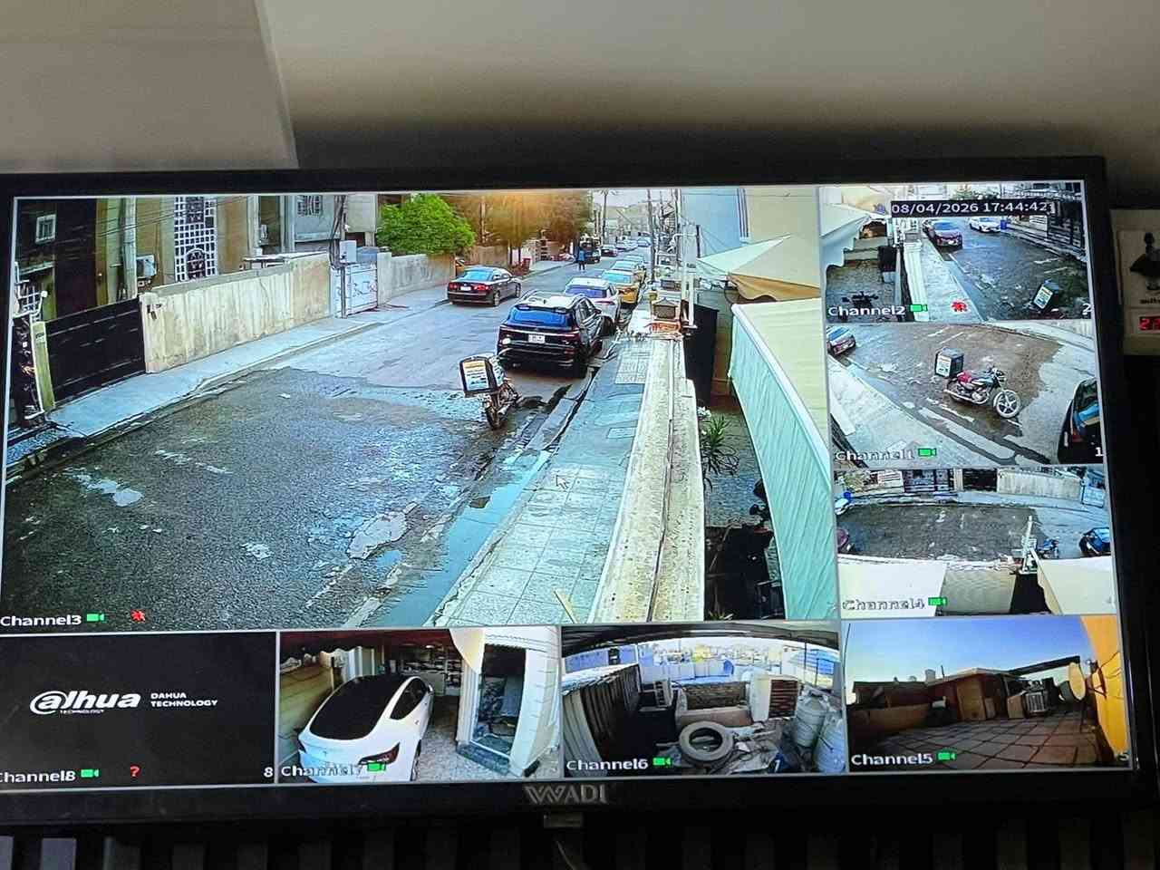 السلام عليكم
اهلنا وناسنا الطيبين 
الي يحتاج نصب وصيانة وتجهيز كامرات مراقبة  
واي شي تحتاجون يخص الكامرات تدللون 

***********.  سلام 
***********.    كرار
