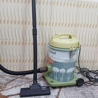 مكنسة كهربائية • شغالة