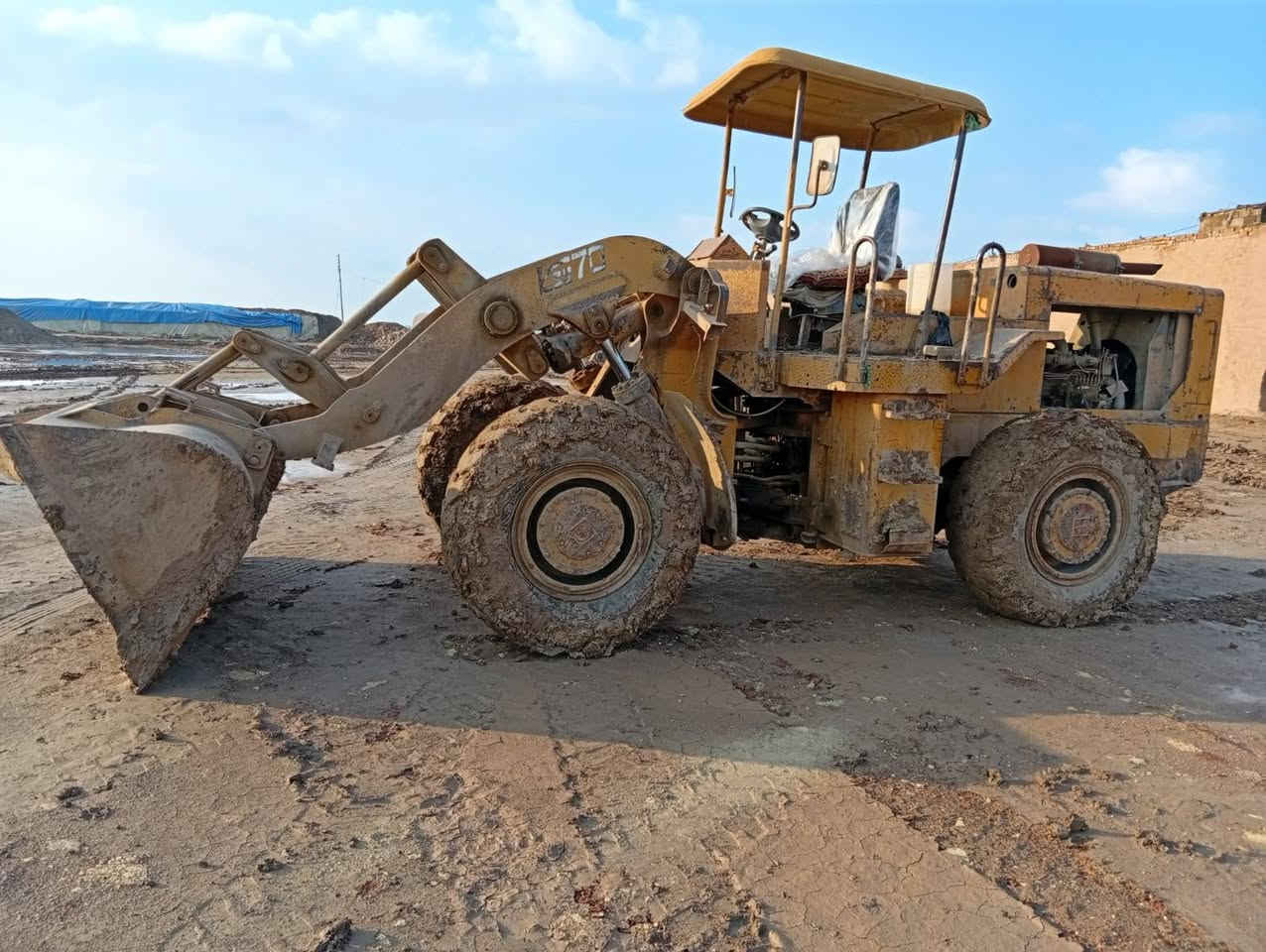 اعادة المنشور بسبب الوعود السلام عليكم شفلات للبيع عدد ٢ جاهزات للعمل
واحد بدون رقم 
واحد بي رقم بصره مااعرف صاحبه
الشراي يتصل العنوان واسط الحي 
***********
***********
