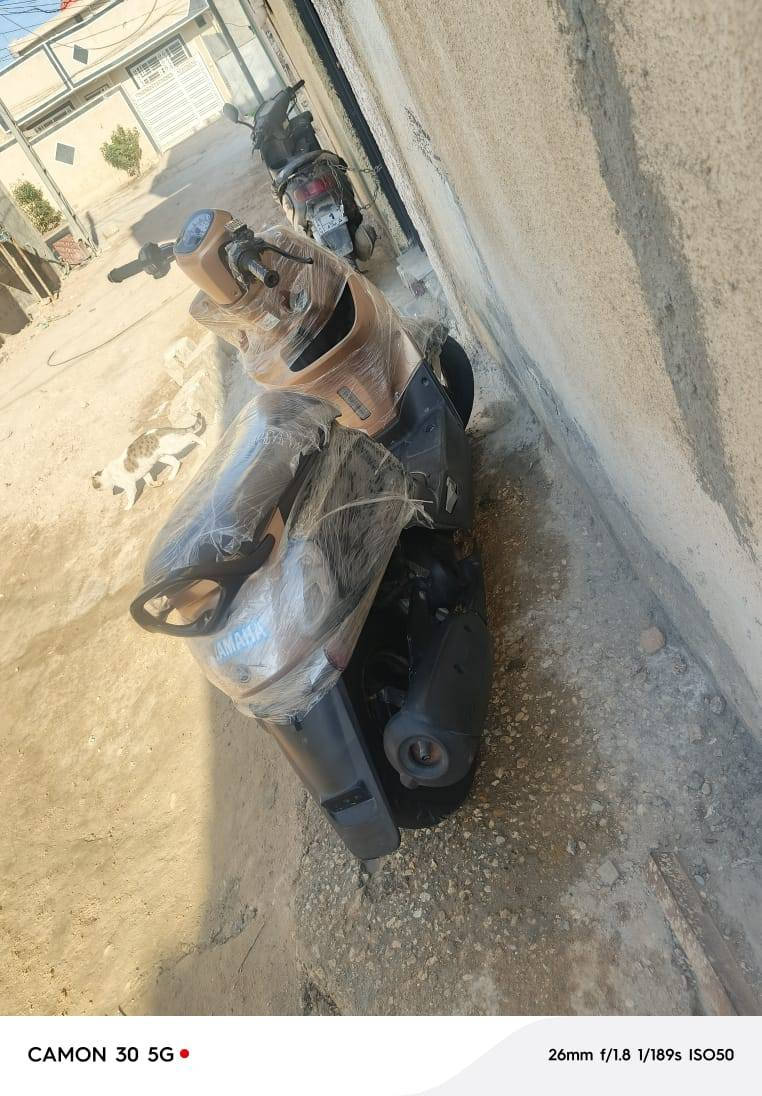 سلام عليكم ماكس بوليس 2018.حديث .نوزل ياباني وليس صيني صارله تلث اشهر من طالعه من المعرض مع وصل معرض دشبول ذهبي المحرك ما مفتوح بي برغي الدراجه مختمه من الطول لطول بيها حساسات يعني اي عطل بل دراجه يطلع بل شاشه مال عداد دراجه نضيفه كلش مستعجل على بيعتها السعر ***********.او تراسلني واتساب او تراسلني خاص المكان كربلاء طريق الحر الاتحاد
