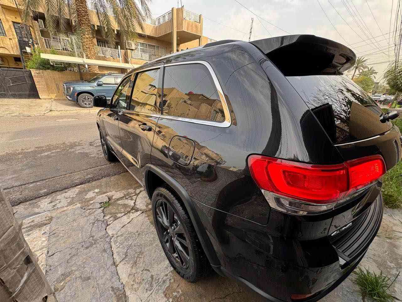 للبيع جيب لاريدو 2016. بدون حادث ولا ايرباك بجم كبس
رقم سليمانيه باسمي شرط تحويل 
هزه جديده

ماشيه85 ميل

السياره مبرمجه. مراوح  عالبانزين. 
ولا كلوب. بالدشبول مشتغل

تخم تاير جديد حجم 20
سيرفس كامله بالسياره

كشنات جلد وكشن السائق كهرباء
تشغيل عن بعد
فور ويل
شاشه  تعرض كار بلي
كامره
تحكم سترين
نظام ايكو
وسبورت
اوتو ستوب
بجم زنون
مري كهرباء
السياره حلوه وجاهزه
سعرها 227 وبيها مجال للطيبين

‭***********‬  متوفر واتس بغداد, العراق
