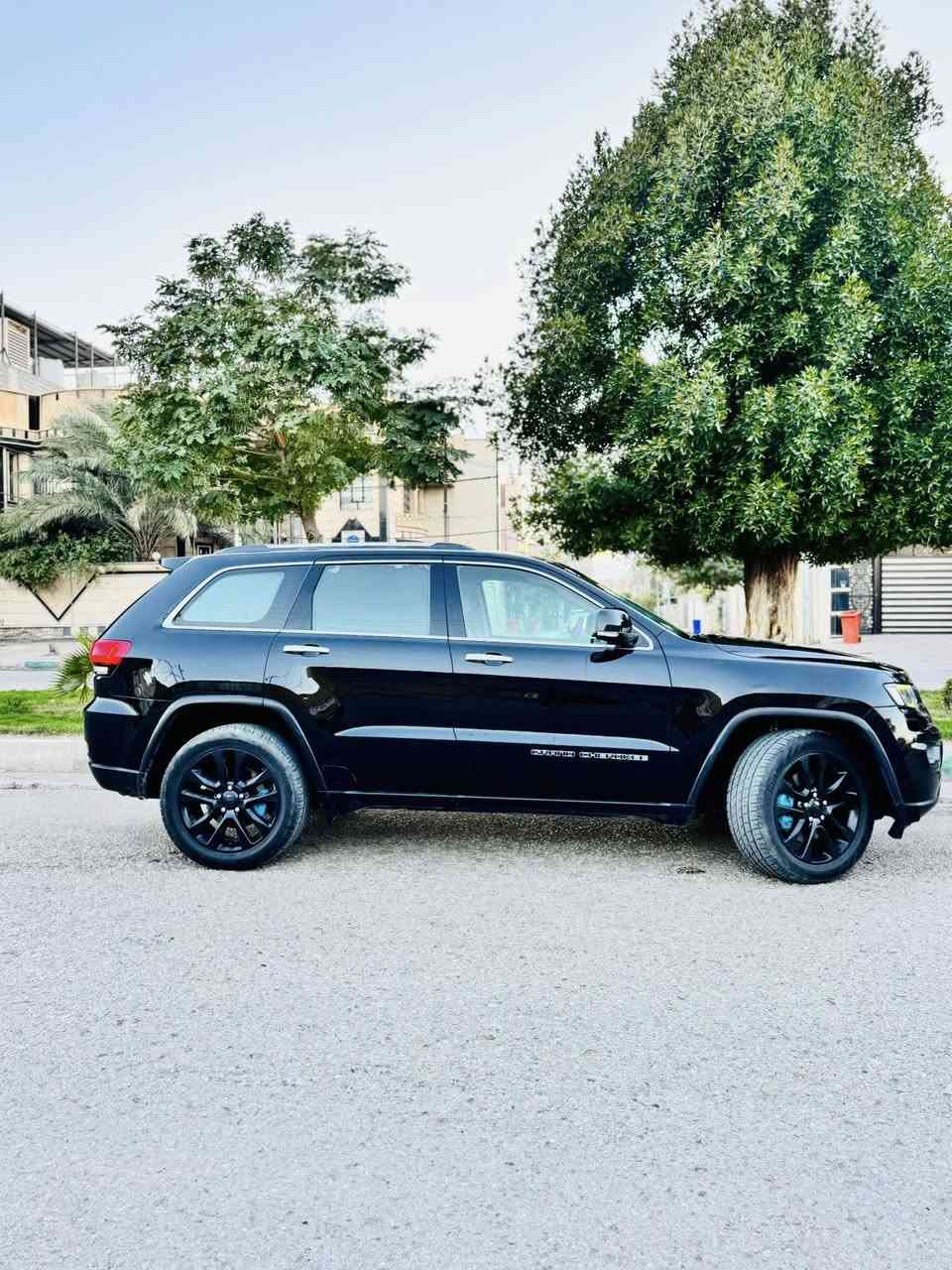 Limited - 2017 جيب كراند شيروكي /
وارد خليجي

Jeep Grand Cherokee 2017 - Limited

المحرك : 6V / 3.6

المواصفات:

مع قرص تحكم بوضعيات الدفع الرباعي والقياده

- وضعية السبورت مع شفتات خلف الستيرن

- الغاء وتشغيل وضعية ال Eco وال Auto Stop لاطفاء المحرك عند التوقف في التقاطعات

- كشنات جلد كهربائية

- تدفئة وتبريد المقاعد الاماميه و سترين +مقاعد خلفيه تدفئه

- شاشة كبيرة

- سقف بنوراما

- حساسات

-تشغيل عن بعد

- مانع انزلاق

- مثبت سرعة

- صندوق كهربائي مع اغلاق شفط

- نضام بيركات ABS

- كل مواصفات السيارة الفول Limited

-حادثها بالعراق بيها جاملغ جهة السايق صبغ وخشم البنيد شي بسيط ضربة تكتك

الرقم : اربيل - بإسمي ، تحويل، مباشر

السعر (235$)وبيها مجال بسيط 

مكان السياره كربلاء

***********
