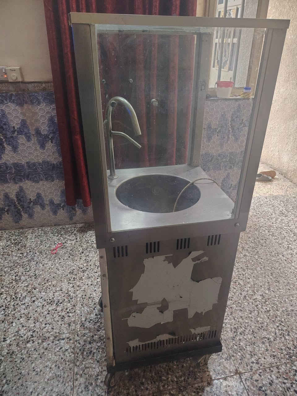 السلام عليكم
قراض مطعم للبيع
جدن نضيفات وشقالات
قلايه كنتاكي في حاله جيده ام الحساس ثلاث مدافع السعر ٥٠٠
براد لبن في حاله جيده السعر ٦٠٠
كابسه صاج السعر ١٠٠
صياني بيتزه
بغداد ***********
