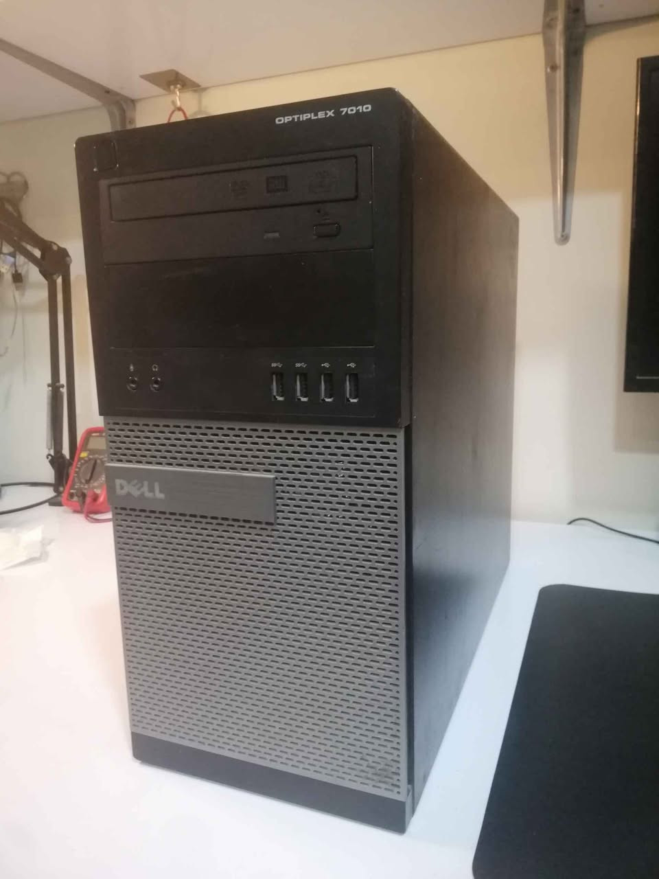 Cpu: i7-3770
Ram: 12Gb ddr3 (متوفر ايضا 16) 
Hdd: Seagate 500gb
Ssd: SimorChip 128gb
DVD drive: شغال

وموجود ايضا شاشة Asus 24inch 60hz تنباع وحد وبسعر مناسب.
 
الكيس كامل مكمل مابيه ايشي نقص--ستوك مال شركة-- بس بيه شخوط واضحة.

السعر قفل

مكاني كربلاء، موجود توصيل.

 التواصل على الرقم والواتس فقط: *********** كربلاء, العراق
