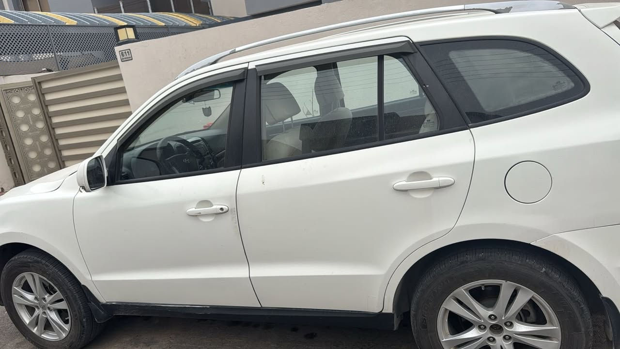 سنتافي ٢٠١٢
خليجي شركة عامة 
محرك 6 سلندر
مصبوغة حزام للجمالية 
رقم انبار مميز مشروع وطني
تخم تايرات مبدل جديد
صدر امامي مبدل جديد 
مازدات امامية جديدة
بس الصدر الخلفي بي ملاحظات

عنواني بغداد مجمع النجمة او العامرية 

السعر 120 وبيها مجال

***********
