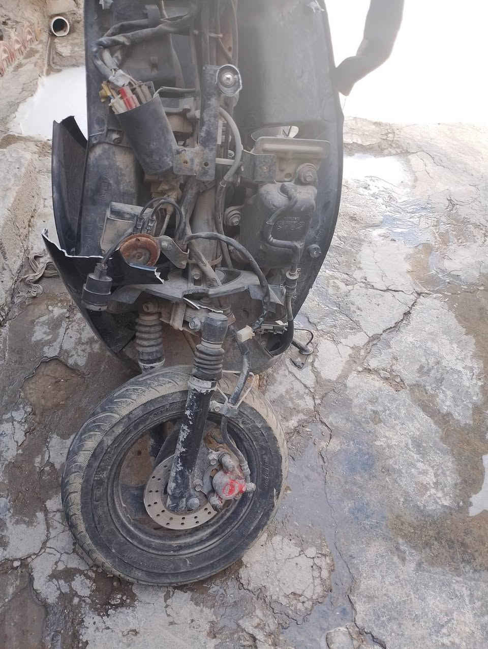 سلام عليكم دراجه بوليس للبيع بيهه حادث المحرك جديد السعر 250 وبيهه مجال ***********
