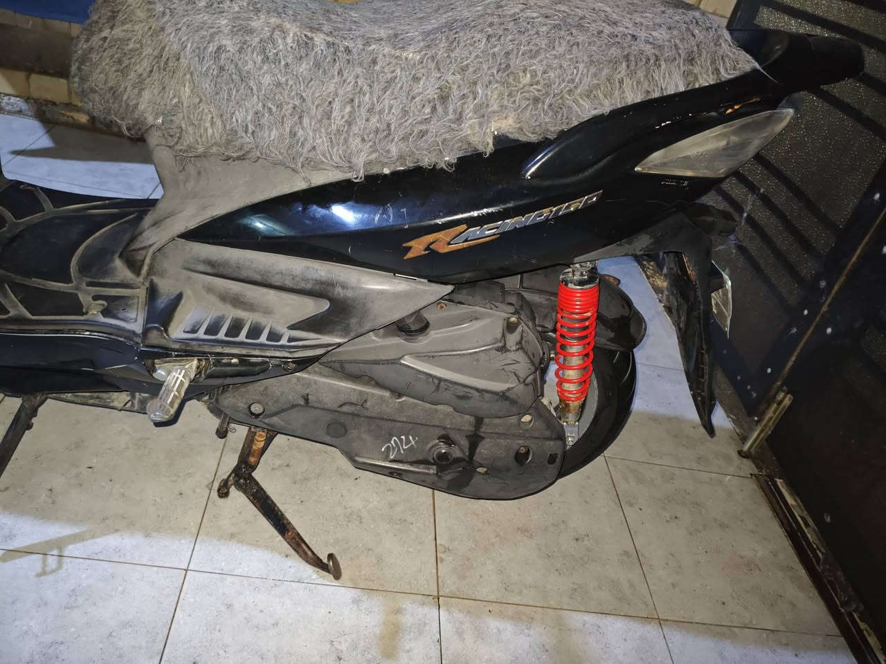 السلام عليكم من رخصت الادمن عندي دراجه كامكو رايسنك مرقمة باسمي بيه سنوية بس باقي ع استلام اللوحات السعر قفل 700 مكاني الفلوجة


**إذا كنت صاحب هذا الإعلان وتريد حذفه لأي سبب، رجاءا أرسل رسالة إلى الدعم الفني**