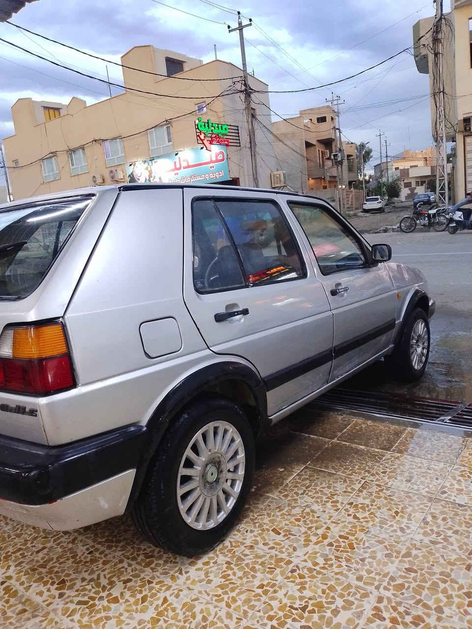 السلام عليكم كولف للبيع موديل ١٩٨٩ كير ومحرك شرط محرك 03 مصبوغ عام جماليه كرباياتها كلها شغاله رقم نينوئ سنويه عضم باسمي شرط التحويل فقط سعر ٢٥ وبيها مجال بصيط  اي استفسار عل رقم ***********   ***********
