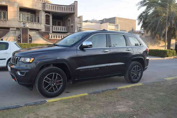 ✅جيب كراند شيروكي لمتدد فول 1/1
✅مديل : 2019
صور الحادث مرفقه بالمنشور :
⚠️السياره بيه صبغ 6 قطع صبغ ابيع صبغ عام بدون دواخل 
السياره ماشيه 66 الف ميل 
💵السعر : 187 ورقه وبيه مجال للشراي 

المواصفات : 
✅فتحة 
✅شاشه بلازمة كبيره 
✅بصمة تشغيل وابواب وجنطه 
✅كشنات جلد كهرباء قطعتين 
✅تدفئة وتبريد كشنات 
✅السياره 4x4
✅شاشات خلفيه عمل 
✅لد داخلي عمل 
✅فول تحكم ستيرن 
✅قطعتين تبريد 
✅صندوك كهرباء 
✅تشغيل عن بعد 
✅اوتو بارك ( توقف ذاتي ) 
✅اوتو استارت ( نظام اطفاء الذاتي)
✅رادارات جانبيه 
✅هيترات بالمري 
✅ويل حجم 20
محرك كير وتبريد وكهربائيات كفاااااله على الفحص مكينه 3600 
6 سلندر 

السياره بيه هواي مواصفات مذاكره  
السياره عليه ادامه كامله غرفة احتارق وصدر امامي خلفي جديد مبدل قبل شهر وتخم تاير جديد السياره مابيه نقص كامله متصرف عليه دينار مال جني  واحد السياره بسمي شخصيآ رقم اوربي الجديد وسنويه جديده شرط التحويل 
مكان السياره زيونه 
للاتصال : *********** بغداد
