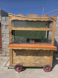 عربانة بركر للبيع سعرها ٣٠٠ وبيها مجال لتواصل 07713997053