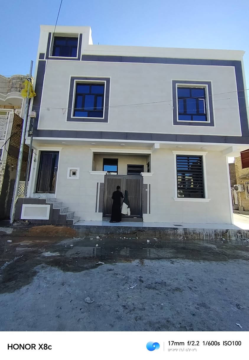 يالله بنايه تجاريه للبيع بحي أور الثانيه قرب مكتبه الشاطر على شارع 15 متر مساحته 120 يتكون من من مشتمل جوه او شقتين فوك مؤجره حاليا وارده الشهري مليون 300 لاستفسار واتساب ***********
