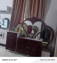 عندي غرفه للبيع تركي تسع قطع رقم الهاتف 07817909340 السعر ٤٥٠ الف