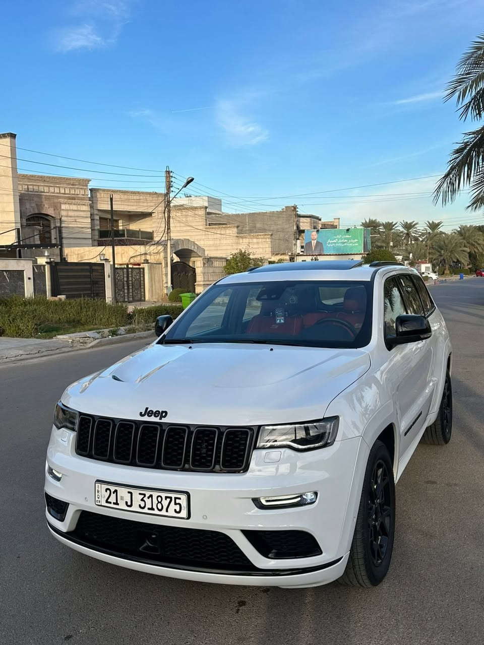 اخوان السلام عليكم. 
عندي جيب S. موديل 2021. مكفوله كفاله عامة 
السياره بأسمي 
ماشيه 40 الف ميل. 
معروفه مواصفات الSفول واحد على واحد 
ام الرادار الامامي. 
ولداخل الاحمر. 
السياره جاهزه للاخير. 
عارضها ب٣٥٥ وبيها مجال شي بسيط. 
مكان السياره بغداد معارض البياع. 
***********
