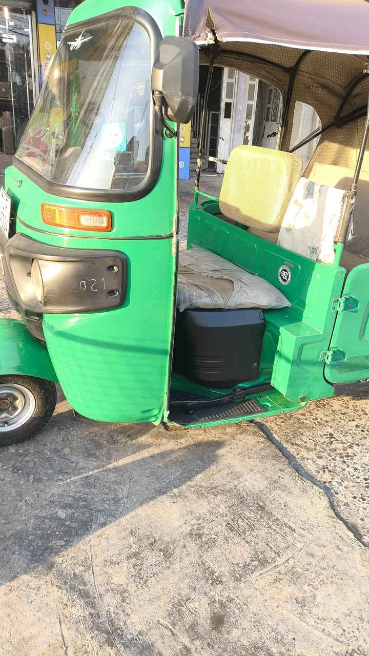 تكتك موديل 21  مابيهة اي نقص مرقمه باسمي ب 7800 بيهة مجال بصيط ***********
