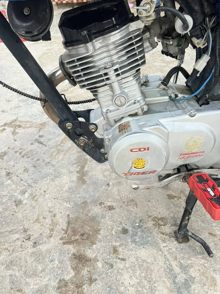 السلام عليكم شباب دراجه تايگر للبيع موديل2018نضافه فوول محرك مفتوح لا صرف ولا بخار السعر 330 وبيها مجال الشراي يتصل***********
