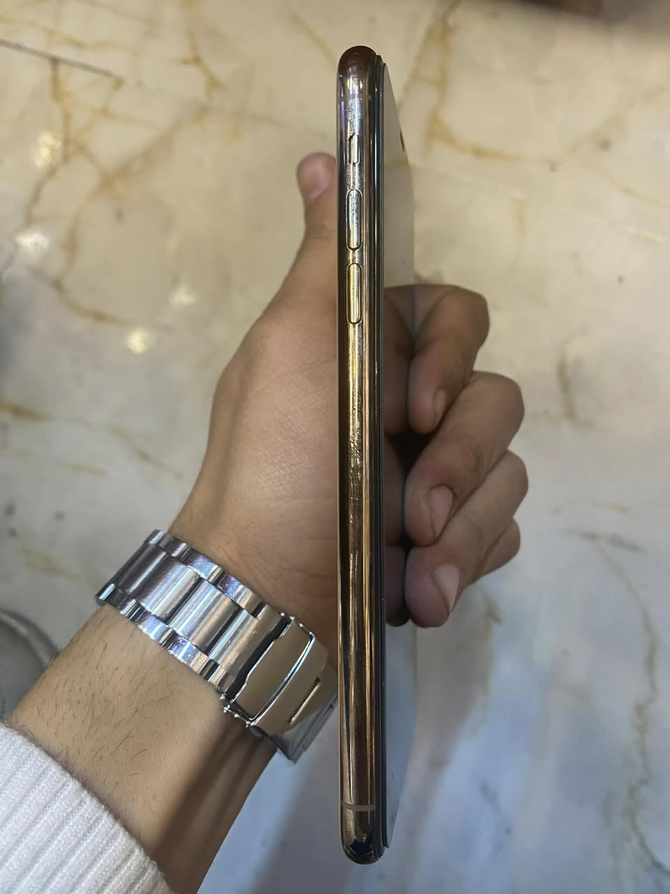 ايفون 11 برو ماكس 
دبل سيم 
64 
مبدل بس باتري 100 
كلو شغال 
السعر 250 
العنوان موصل الزهور
غير متواجد خاص فقط عل رقم

***********
