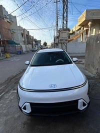 كونا للبيع دخول جديد مديل 25 لسيارة حادثه هاذ موضح بل صور مكان السيارة...