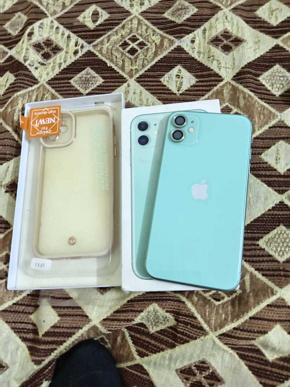 سلام وعليكم ايفون 11عادي فول نضافه شرط مامفتوح ضد المي ذ128بطاريه73مايصرف سعره240وبي مجال لطيبين ***********
