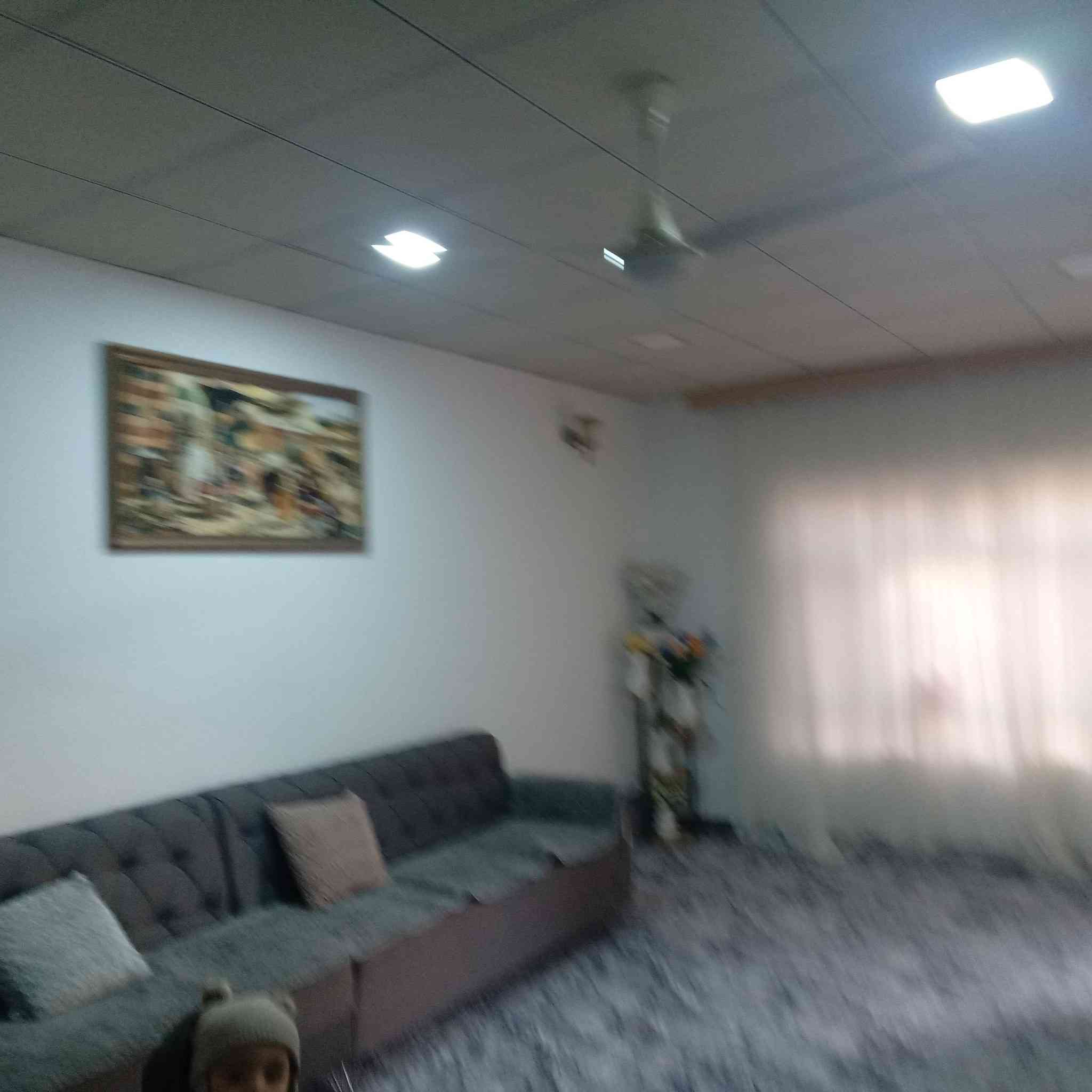 فرۆشتنی خێرا
ئەم خانووە بۆ فرۆشتن لە گەڕەکی بەکرەجۆ
ڕووبەری خانووەکە 200 مەتری 10 بە 20
ڕووی ڕۆژهەڵاتە 
زۆر  نزیکە لەشەقامی گشتی و لەباخچە
خانووەکە پێکهاتووە لە دوو نهۆم
نهۆمی یەکەم بریتیە لە میوان و مەتبەخ و مساعید هۆڵ و نوستن و موشتەمەلات
قاتی دووەم بریتیە لە میوان و مەتبەخ و هۆڵ و دوو نوستن و موشتەمەلات
نرخی ئەم خانووە 9 دەفتەرو 60  وەرەقەیە بۆ زانیاری زیاتر پەیوەندی بکەن بە نووسینگەی نوێ بوونەوە 
***********
