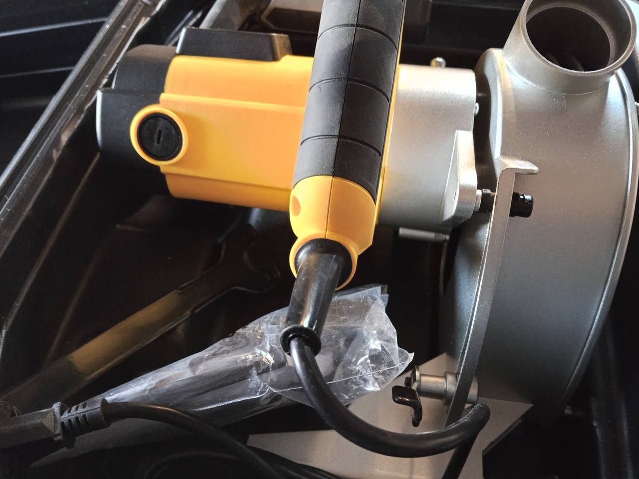 كوسره حائط حفر جدران بور بلص بلجيكي اصلي سعر القطعه 85 يوجد توصيل لجميع المحافظات


**إذا كنت صاحب هذا الإعلان وتريد حذفه لأي سبب، رجاءا أرسل رسالة إلى الدعم الفني**