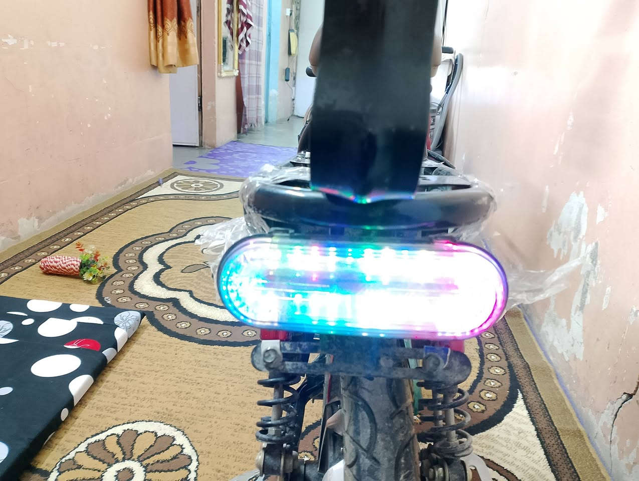 اخوان قطع غيار مال بايسكل شحن حجم 20 شركه HIS  قطع غيار كلهن بلادي كفرات 10 قطع كاملات فوول نضافه  لايتات اشاير نشرات بك لايت كشنات امامي وخلفي كله بلادي ويوجد شاحنه بلاديه ويوجد عقل مال HIS بلادي مع سله بلادي تجي تفحص وتاخذ السعر عل خاص رقمي ***********
