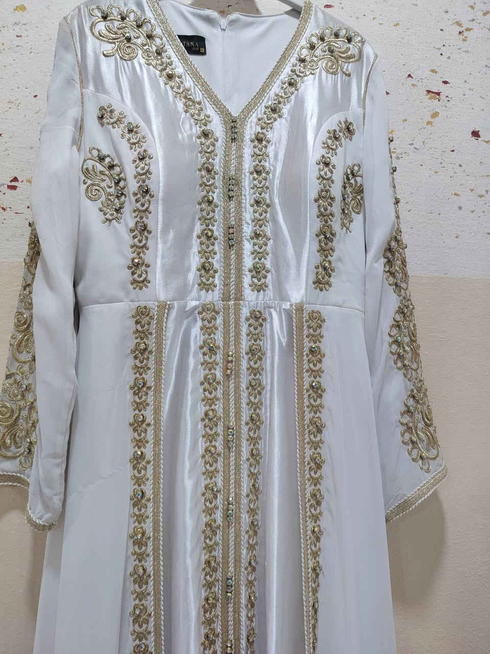 فستان قياس Xl
ما ملبوس والله العظيم اشتريتو قبل كم يوم انتبهت الردانات سود وسخ واخاف اغسلو ويتنسل
اخذتو ب40 ابيعو ب 30 بي مجال
*********** واتسابي
