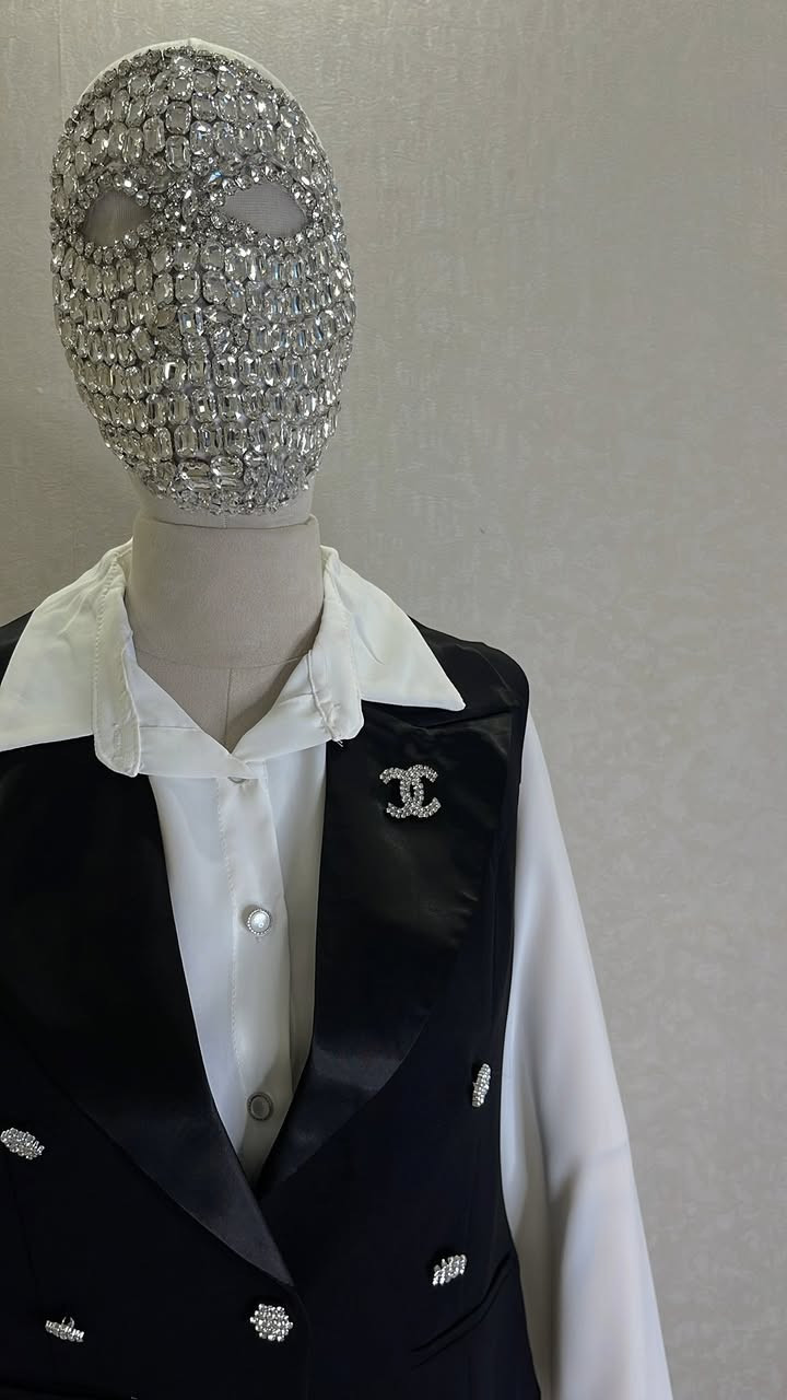 ✨ سوت أنيق بأسلوب كلاسيكي عصري ✨
تألقي بإطلالة راقية تجمع بين البساطة والفخامة 🌿🤍

يحتوي الشليف على ١٢ قطعة ٦ لون اسود و ٦ لون رصاصي ، القياسات من ٣٨ الى ٤٤ السعر خاص ✨


**إذا كنت صاحب هذا الإعلان وتريد حذفه لأي سبب، رجاءا أرسل رسالة إلى الدعم الفني**