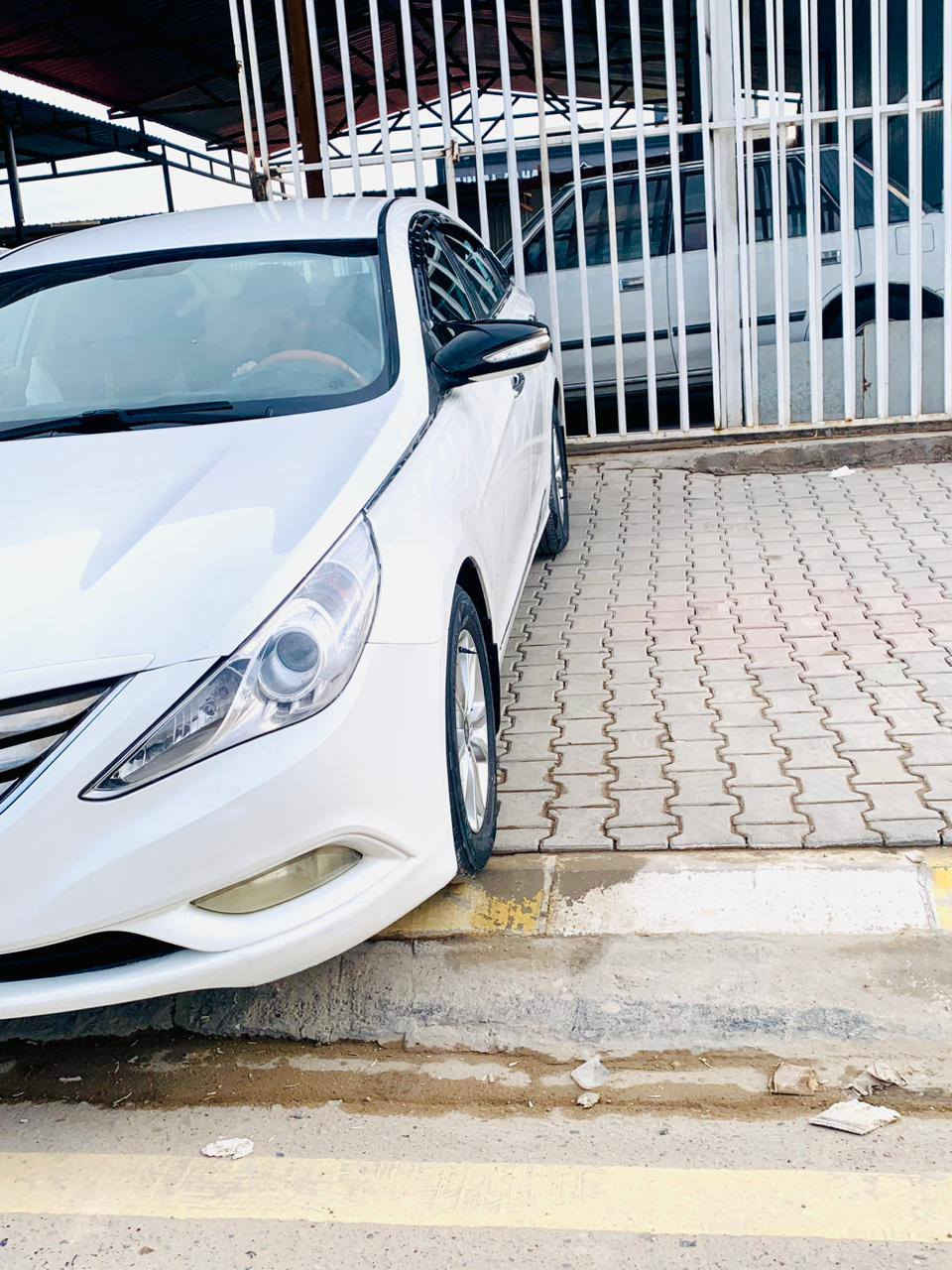 السيارة للبيع  
سوناتا 2011 
السيارة مكفولة كير ومحرك  
  خليجي 
المحرك 2400  
السيارة بيها كرت صبغ بنيد   وكرت صبغ بالچاملق 
السيارة مكفولة وتحويل مباشر 
للاستفسار 
السعر 125 
***********
***********
