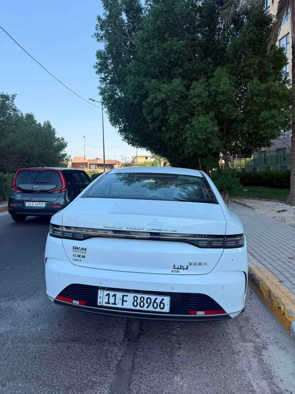 ماشيه ١٠ الف فول مكفوله من صبغ عدا رصعه باب خلف سايق موضح بصوره السعر ١٩ مليون مكانه بغداد حي جهاد تلفون ***********
