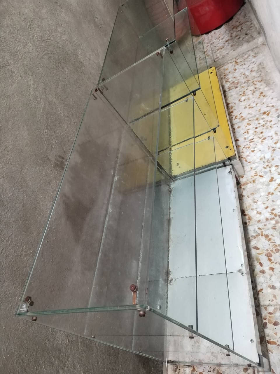 فاترينات عدد ٤ للبيع الشاري يتصل على الرقم *********** او خاص
