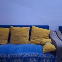 تخم • ٨ مقاعد • نظيف