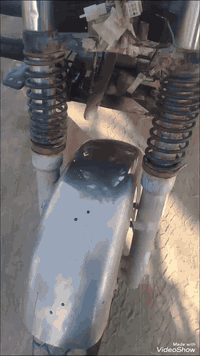 سلام عليكم ستوته لبيع 2014 رقم ابيض وسنويه. ركبه بيه لحيم قليل  ومحركه بيه بخار بدون تنقيص ستوته نفس ما واضحه بل صوره سعره 650وبيه مجال قليل  مكاني  بابل مسيب ***********
