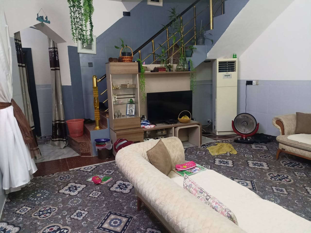 #دار_للبيع_الانواء_الجوية🏡
مقابل.. حديقة🌲الغزلان.الجديدة 
شارع 20..طابقين..200متر..⛲
4نوم..2صالة.. استقبال..مطبخ
الارضية..بورسلين.حزام.سيراميك
واجهة..حجر.. حديقة داخلية🎋
حديقة.خارجية.🌿
مكتب الشام للعقار 👨‍💼
***********📱
***********☎️

