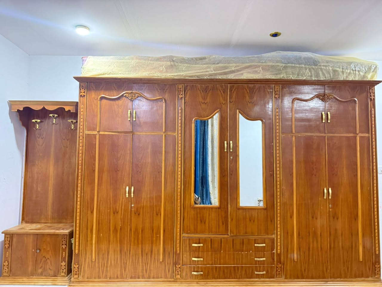 السلام عليكم
غرفه اخشاب تفصال
نضيفه حيل استعمال قليل 
كلفتني تفصالها  ٤ملايين
اريدها مليونين وبيها مجال بسيط 

مكاني البصرة جمعيات الاسكان المواني شارع الميثاق قرب مدرسه المشاعل
اخشاب قويه
تفصال جديد
٧قطع وياها تاج الجربايه
رقمي 

***********
