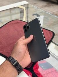 أيفون 11 برو ماكس ذاكره 256 بلادي بس بطاريه مبدل متوفر ب300 وبي مجال ح...