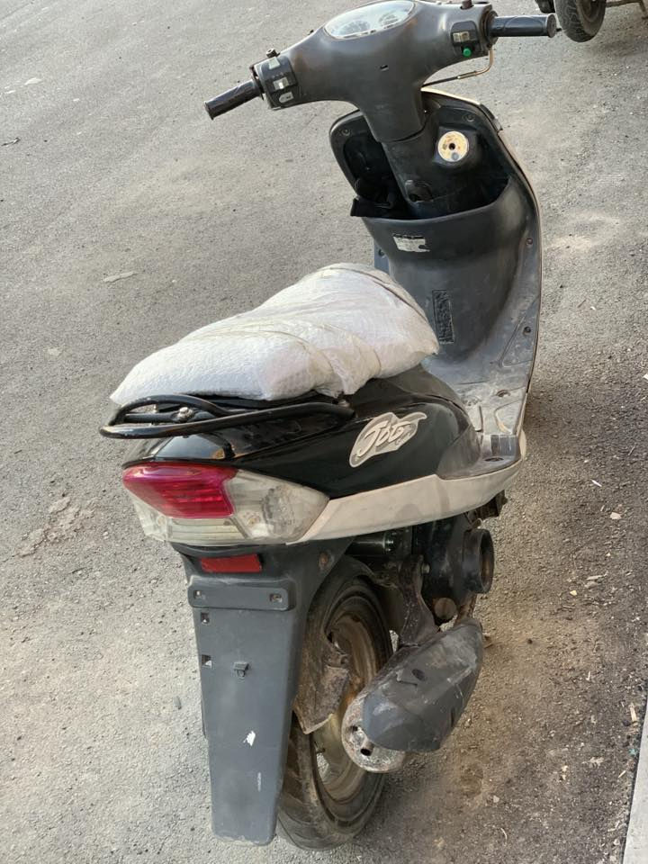 سلام عليكم ماكس مغولي للبيع نضيفه سلف هندر سعر ٤٥٠ بيه مجال مكان بغداد طالبيه رقم ***********
