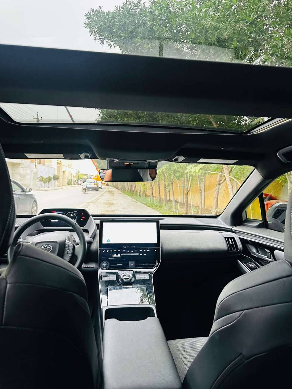 هاي السيارة لاي احد يريد يشتري سيارة كهرباء بس متخوف من الصيني لان هاي السيارة تويوتا ياباني اصلي وارد امريكي
سيارة bz4x كهربائية ١٠٠٪؜ ياباني اصلي وارد امريكي (مو صيني)
السيارة موديل ٢٠٢٤
مواصفات فل
تمشي قريب ال ٥٠٠
ماشية تقريبا من١٠٠٠٠//١٥٠٠٠الف
من بعض مواصفاتها
بانوراما
مطعمة بالجلد
كراسي تدفئة تبريد
كاميرات
قيادة ذاتية
٨ سماعات jbl
شاشة حجم كبير تدعم ابل كار بلاي واندرويد اوتو
*ايرباكاتها سليمة ١٠٠٪؜
حادثها خفيف
وسعرها لقطة بس ب ٢٠٠٠٠$$$دولار
رقم التواصل :***********
