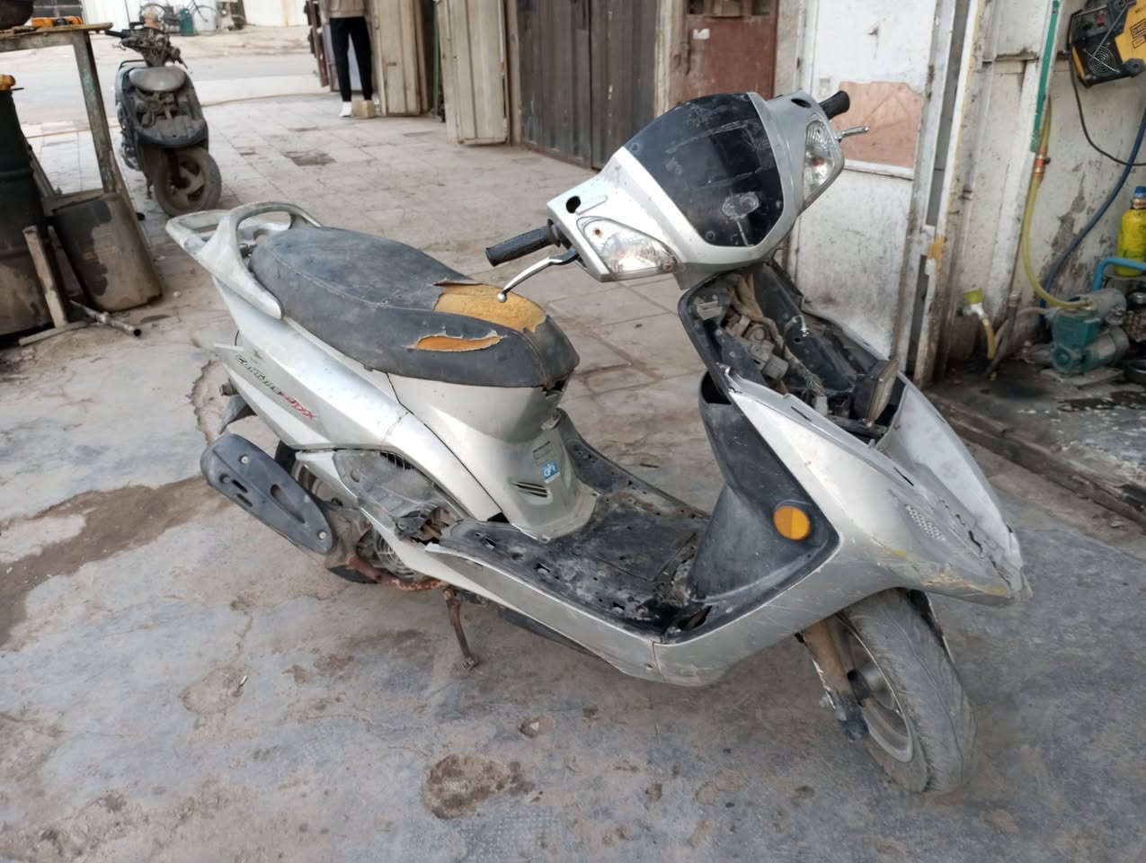 دراجة كوري سرعة 140 نكرة سلف هندر كهرباياتهة كلهة شغالة ما بيهة اي عطل الشراي يخابر مكانهة بغداد ***********
