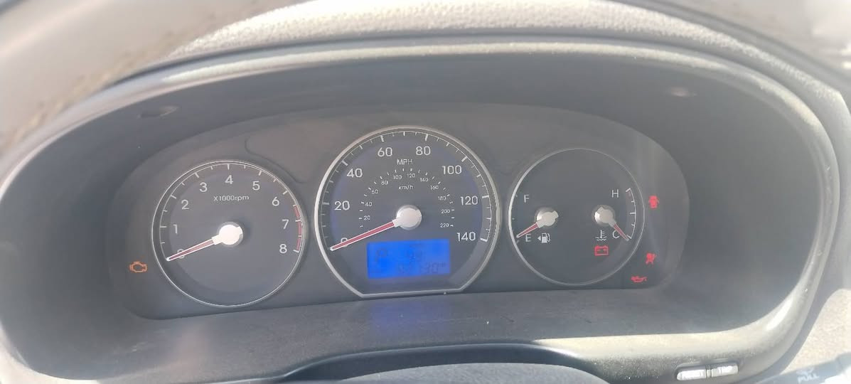 السلام عليكم سنتافي للبيع ٤سلندر ٥راكب وارد امريكي بسمي محرك ٢٤٠٠ السعر ١٢٠ موديل ١٠ سونار موجود رقمي ***********
