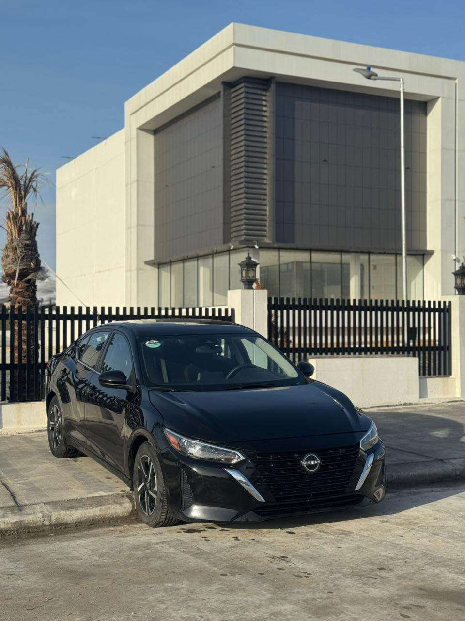 نيسان سينترا SV 
موديل/2025
سبغ/ بولند قباغ صندوق بي داغلي
ايرباك/ ستيرن 
سعر /120$
رقم كاتي 
شه رتي رقم
شانصي شه رت
گير و مه كينه شه رت
غرقان و برين شه رت
مواصفات SV
شاشه مه زن
حساس
رادار 
كاميره
به سمه
شغال
ويل كروم
12 هزار روشتوه
گير توماتيك
جام كاره باي
هه ر چار تا جديد
واتساب/ *********** اكر, نينوى
