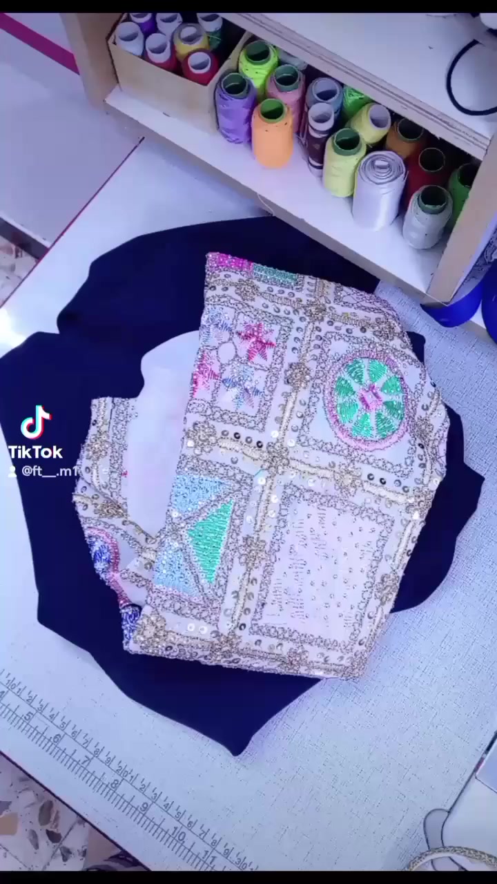 #تصميم وخياطةفطومة #الشعب_الصيني_ماله_حل #مديلات جديدة حصرا يم فطومة#حسب طلب الزبونة القياس والمديل متوفر


**إذا كنت صاحب هذا الإعلان وتريد حذفه لأي سبب، رجاءا أرسل رسالة إلى الدعم الفني**