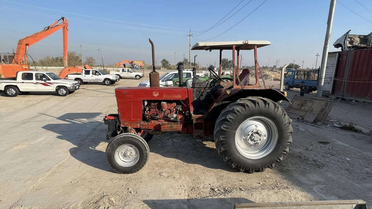 السلام عليكم بلاروز للبيع موديل 2003 منفيس وبيه وكاله جاهزه للعمل كيرمامفتوح محرك هودروليك جاهزه السعر6ملاين وبيه مجال مكان ذي قار الرفاعي اتصل ***********
