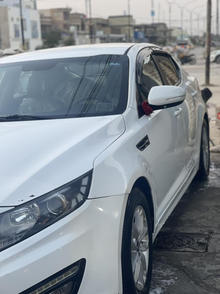 اوبتما 2011 خليجي رقم بغداد
جاهزه السياره حداديه تايرات 
عليه ادامه جديده
مري شفط
تدفئفه تبريد قطعتين امامي وخلفي
منضومه زنون
السياره مصبوغه حزام للجماليه بدون ضربه
ماشيه 120 حقيقي مامشتغله تكسي غرفه بالكارتون
السعر 115 وبيه مجال للشراي 
المكان ناصريه شطره
***********
