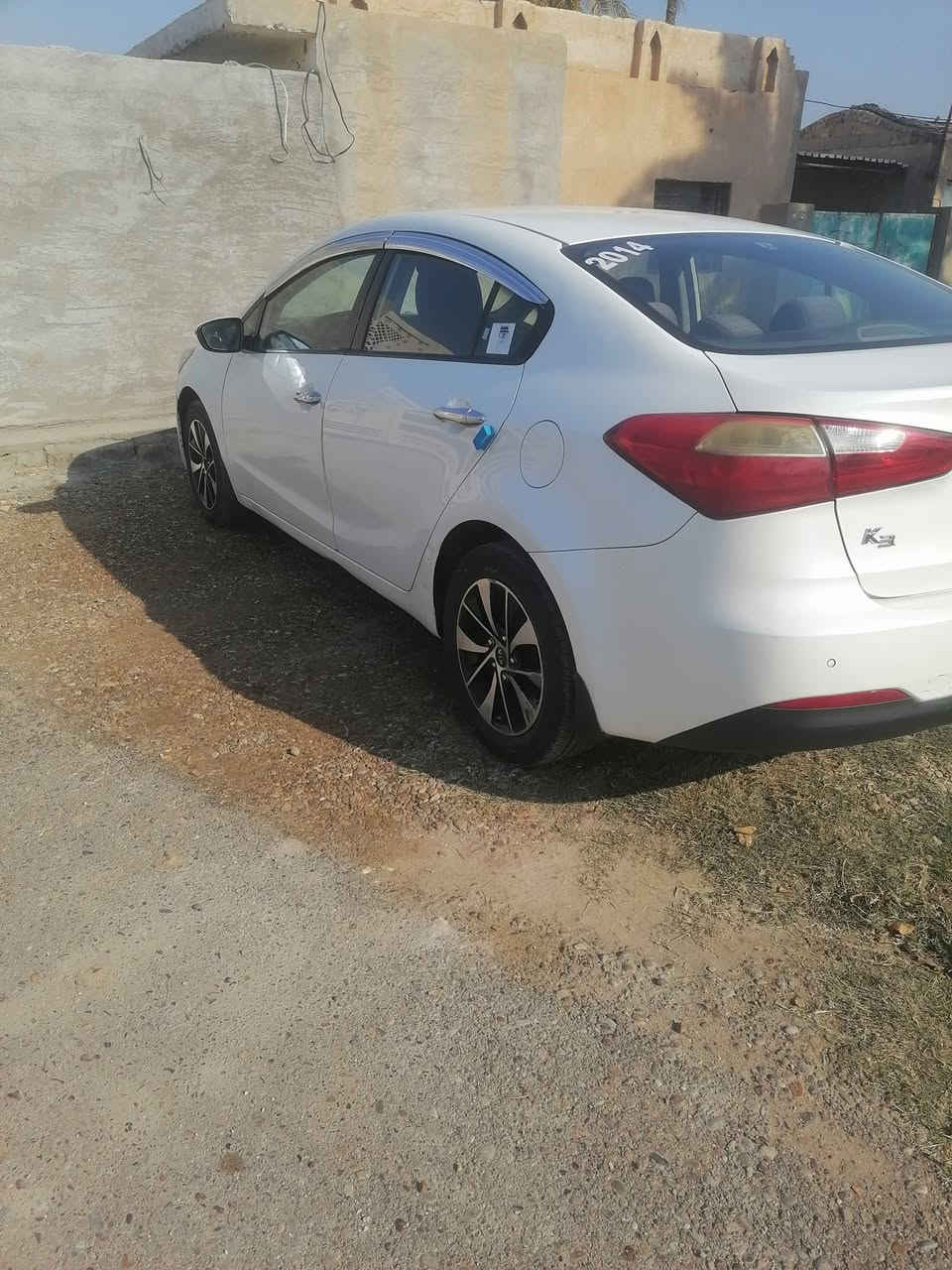 سيراتو موديل ١٤ هزه سنويه جدد رقم شمالي تحويل مباشر كير مكينه خير من الله مكينه ١٦٠٠ دوش بيهه طخه بسيطه بالحوض بعدهه ما معمره بالصفحه مو داخل الحوض كلش بسيطه تبريد تدفئه كله شغال تخم تاير جديد صدر حلوو سونار مرفق بالمنشور السعر ٩٨ وبيهه مجال  حك جيتك مكاني بغداد التاجي
***********
***********
