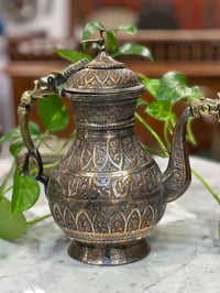 ابريق نحاس • منقوش • الكرادة