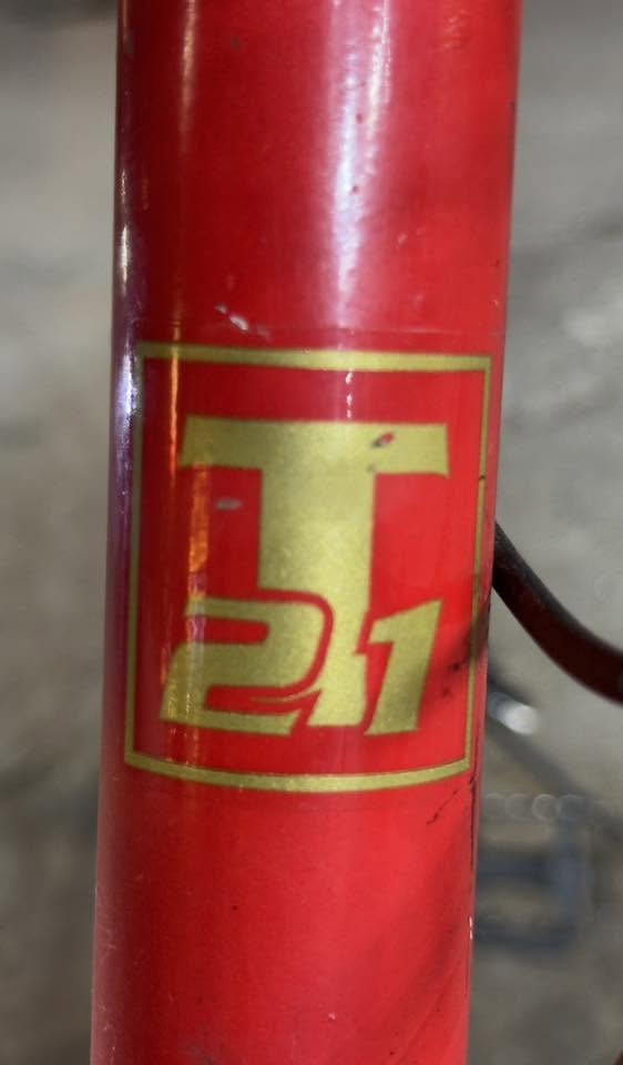 السلام عليكم بايسكل للبيع
باسكل نوع رياضي C700ماركه معروف(T21)فريم عالي حجمه 28لونه احمر دم الغزال.. باله نزلته بيدي من حاويه جاهز واي نقص مابيه جديدد كلش وكير الاصليه شيمانو   وشغال تايرات جديدات ونظافه99‎%‎ جديد جداا والسعر مناسب جدااا+اني مكلف بالنشر..مكاني بغداد السيديه 
اي استفسار واتساب او رصيد هاذ رقمي. ***********
