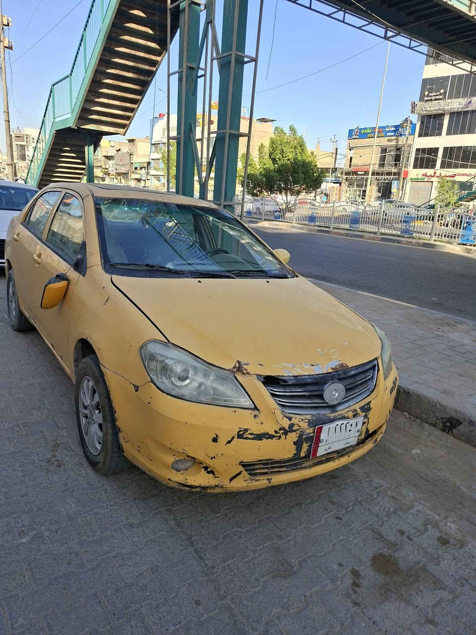 السلام عليكم بي واي دي ٢٠١٣ للبيع رقم بابل راعيها بالحلة بس ما اندلة مكاني نجف شارع كراج بغداد ماناقصها شي مكينة وگير حلوات السعر ب١٨ وبيها مجال للاستفسار اتصل ،***********
