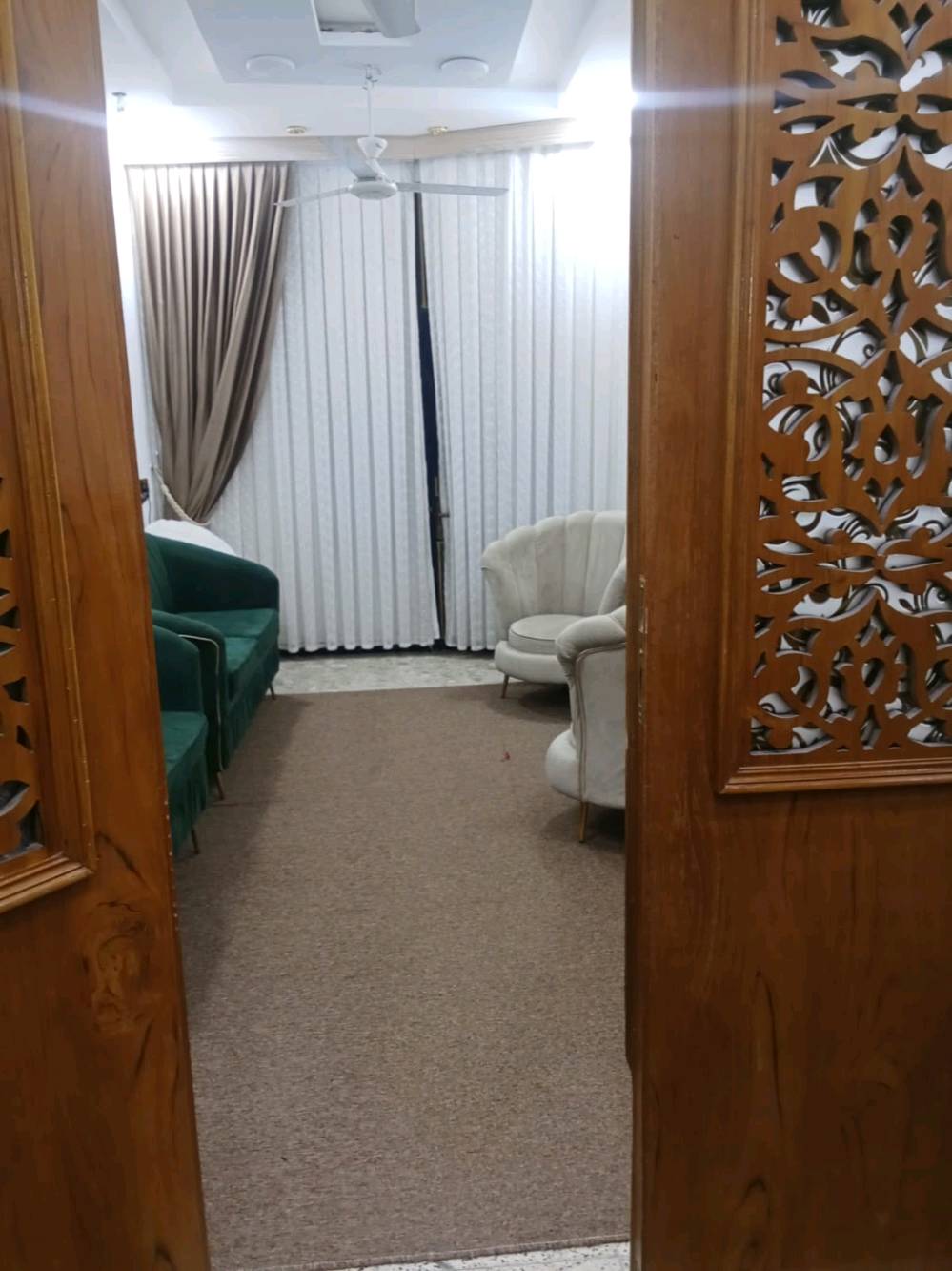 بيت للبيع ١٠٠ م طابو زراعي سند 25 بغداد الكماليه كاع ابو رشاد التبليط
قاطين كافة الخدمات ماء مجاري كهرباء تبليط نت
موقع البيت حلو ومرتب 