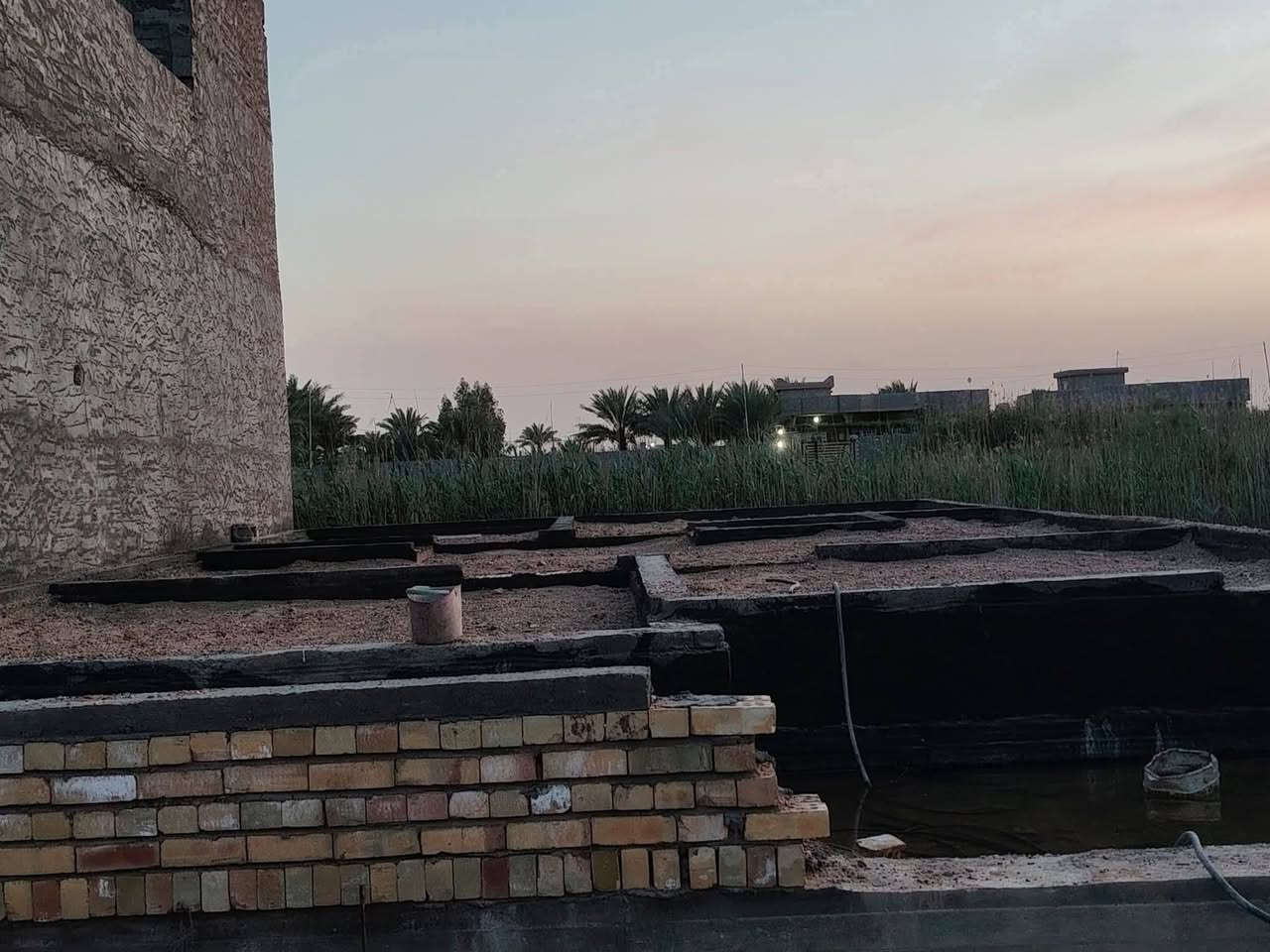 قطعه ارض لبيع خلف مدرست التوفيق ازركيه  مجعبه نص رفت ونص شريطي ومسوي البتلو طابوك وملبوخ ومجير ومدفونه  بس تبني المساحه 150 نزال 18  والعرض 8متر 35 سانتيم استفسار اكثر اتصل
***********💬
 ***********💬السعر 27
